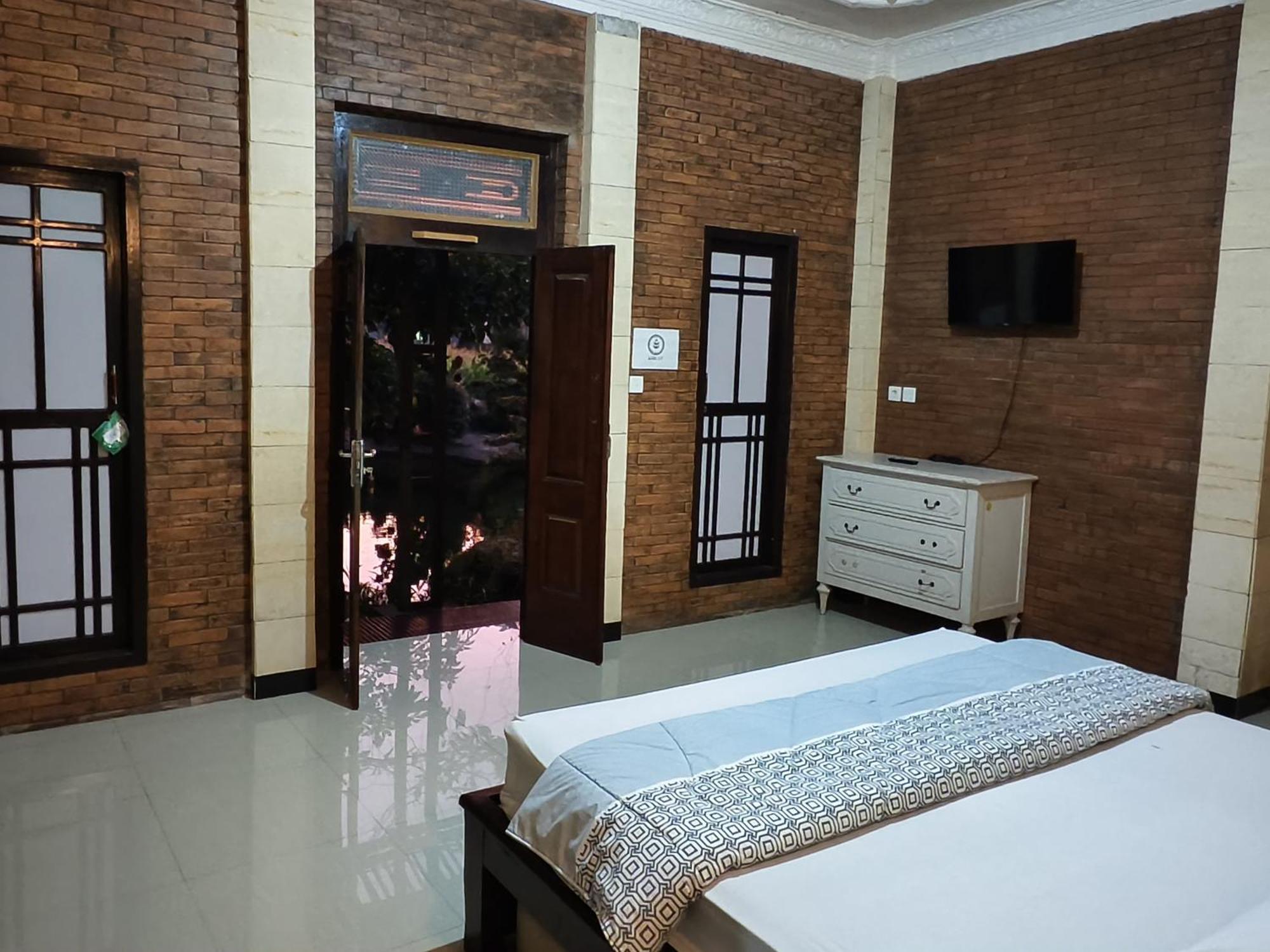 Lotus 2 Guest House Magelang Dış mekan fotoğraf
